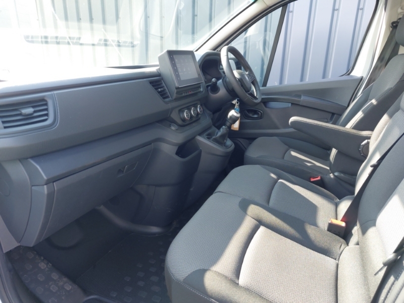 Renault Trafic Ll30 Blue Dci 130 Advance Safety Van SC24KXH White #5