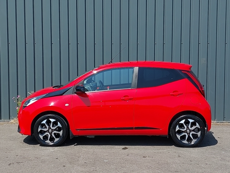 Toyota Aygo 1.0 Vvt-i X-trend Red #4