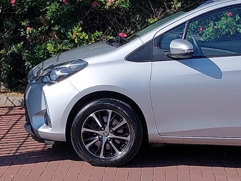 Toyota Yaris Icon Tech Red #19