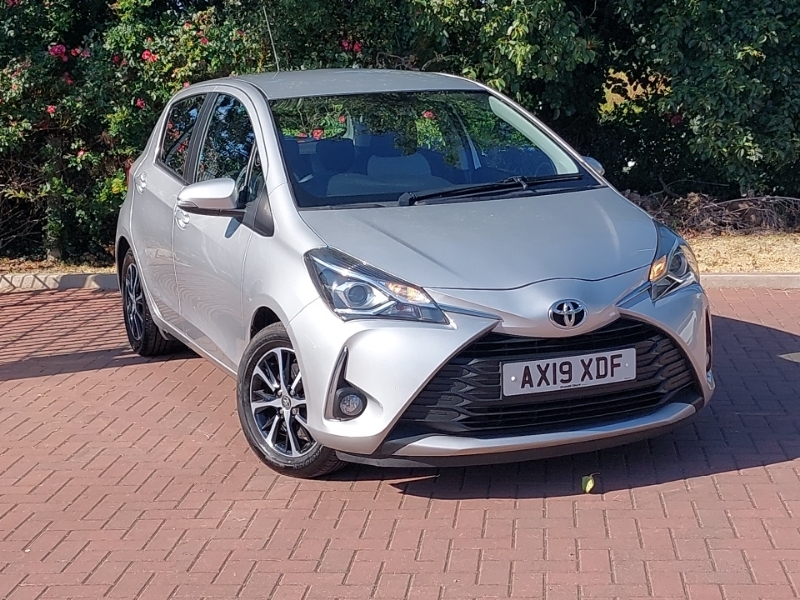 Toyota Yaris 1.5 Vvt-i Icon Tech Silver