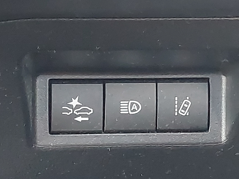 Toyota Yaris Icon Tech Red #17