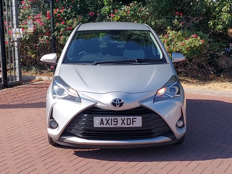 Toyota Yaris Icon Tech Red #14