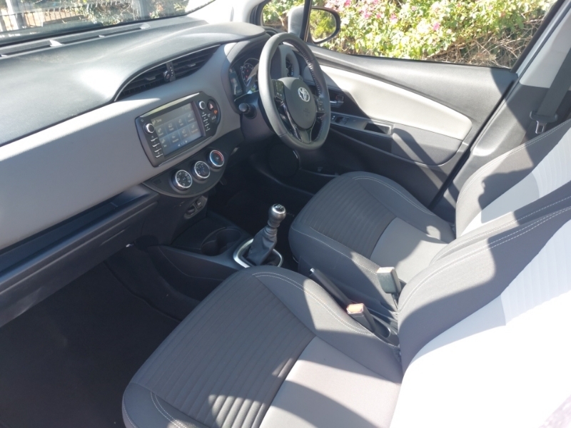 Toyota Yaris 1.5 Vvt-i Icon Tech Silver #5