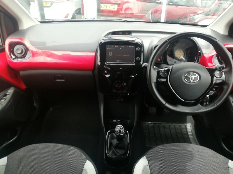 Toyota Aygo 1.0 Vvt-i X-style Red #3