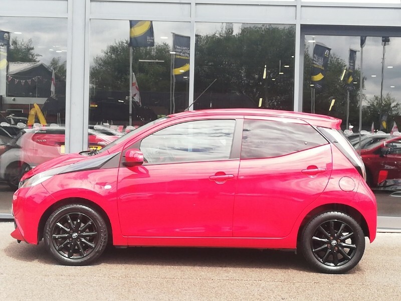 Toyota Aygo 1.0 Vvt-i X-style Red #4