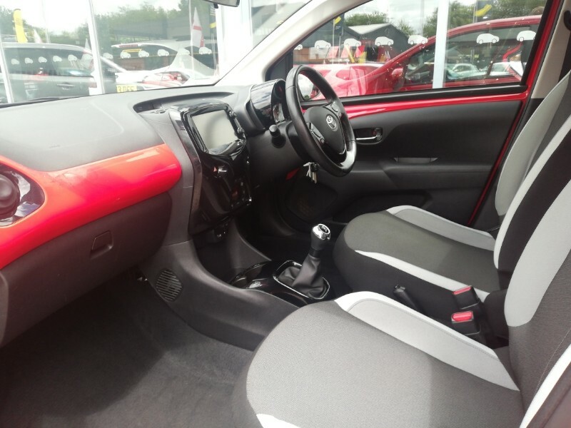 Toyota Aygo 1.0 Vvt-i X-style Red #5