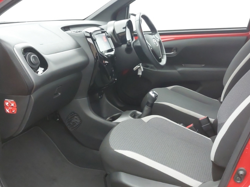 Toyota Aygo 1.0 Vvt-i X-trend Tss Red #5