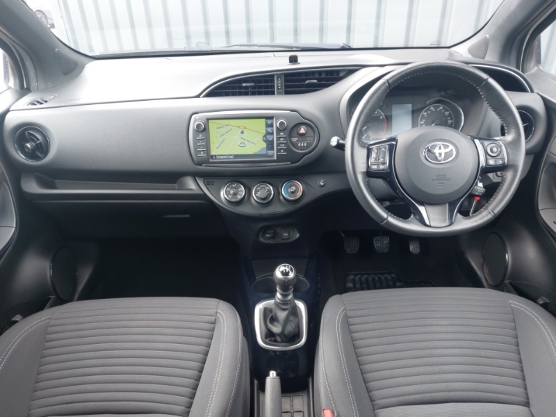 Toyota Yaris 1.5 Vvt-i Blue Bi-tone YY67GLZ Blue #3