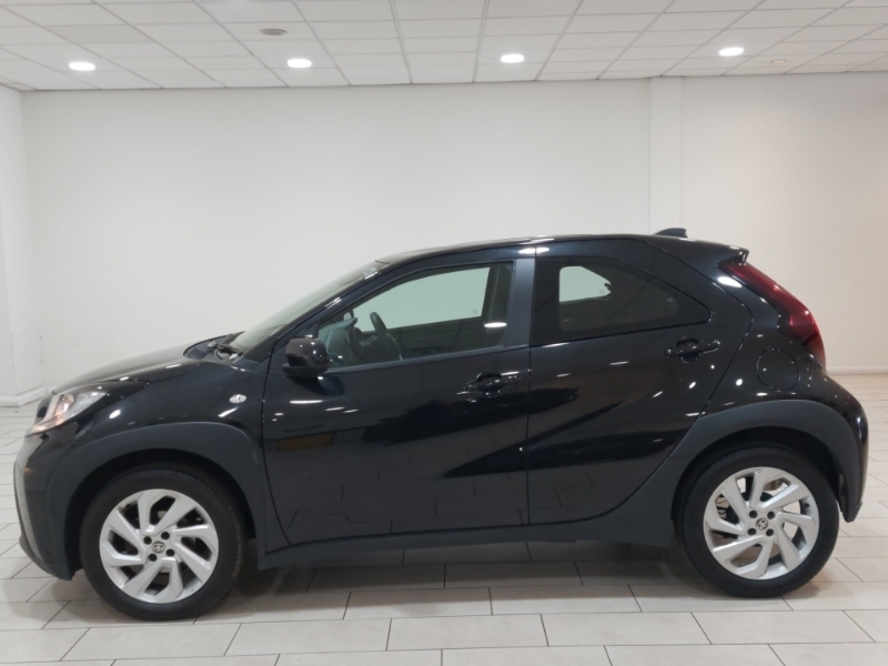 Toyota Aygo X 1.0 Vvt-i Pure Black #4