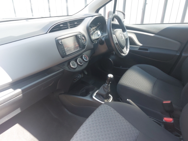 Toyota Yaris 1.33 Vvt-i Icon SP15NNM Red #5