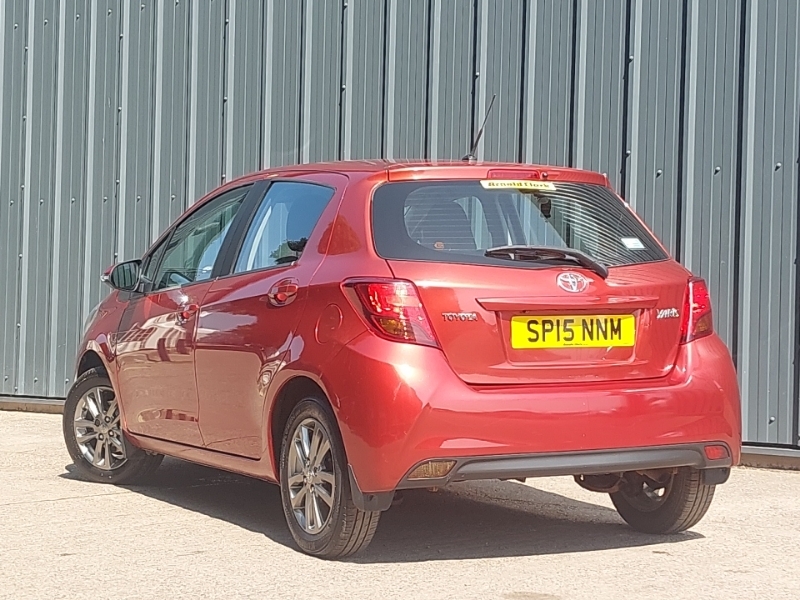 Toyota Yaris 1.33 Vvt-i Icon SP15NNM Red #2