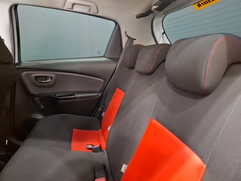 Toyota Yaris 1.33 Vvt-i Sport White #6