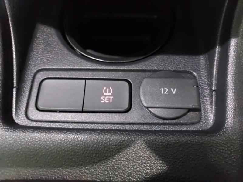 Volkswagen Up Beats White #15