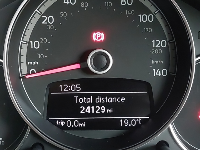 Volkswagen Up Beats White #9