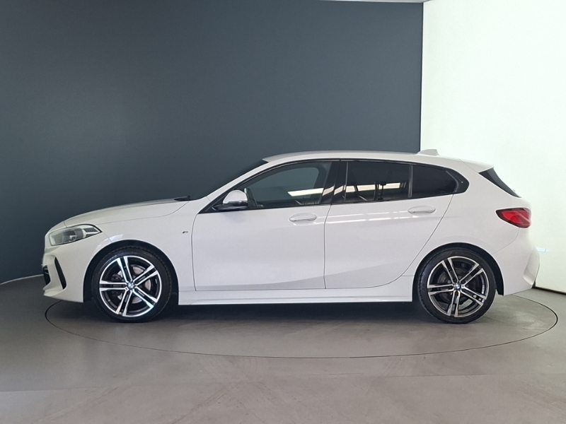 BMW 1 Series 116D M Sport Step YF70KLM White #4