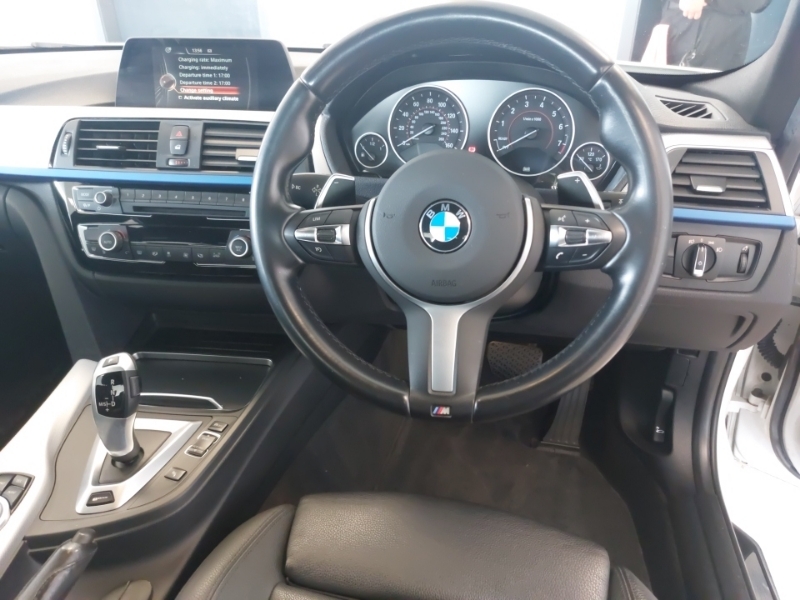 BMW 3 Series 330E M Sport Step AO66HYA White #5