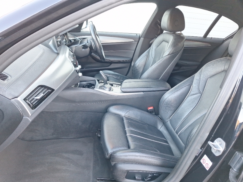 BMW 5 Series 520D M Sport Black #5