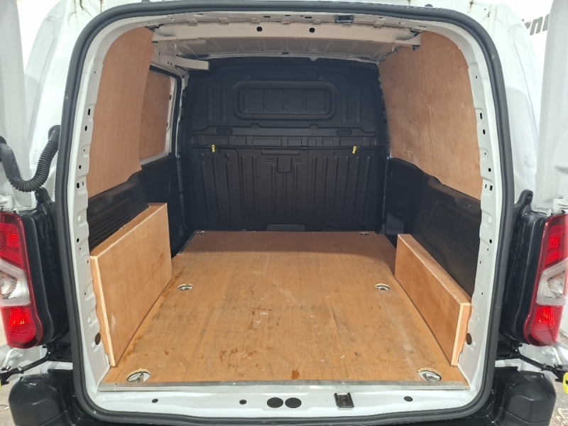 Citroen Berlingo Citron Berlingo Driver White #18