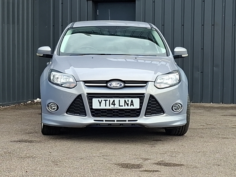 Ford Focus Hatchback 1.6 Zetec Powershift Euro 5 201414 White #14