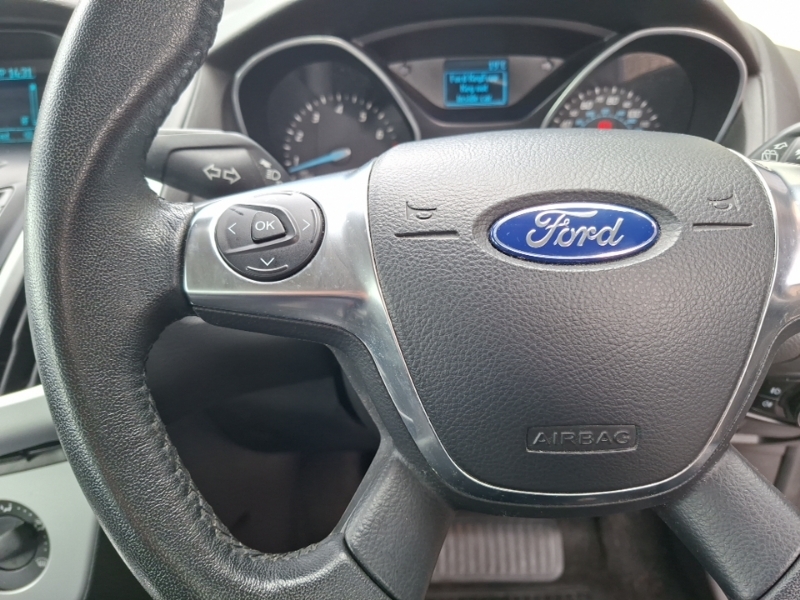 Ford Focus Hatchback 1.6 Zetec Powershift Euro 5 201414 White #12