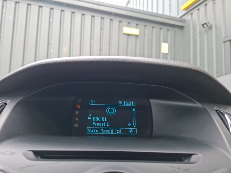 Ford Focus Hatchback 1.6 Zetec Powershift Euro 5 201414 White #11