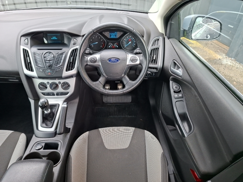 Ford Focus Hatchback 1.6 Zetec Powershift Euro 5 201414 White #8