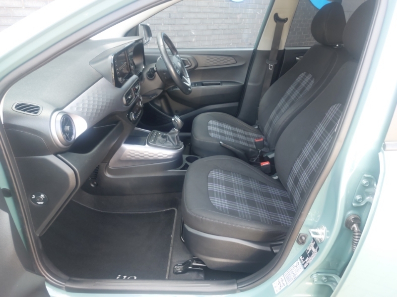 Hyundai I10 1.2 79 Premium Nav Green #5