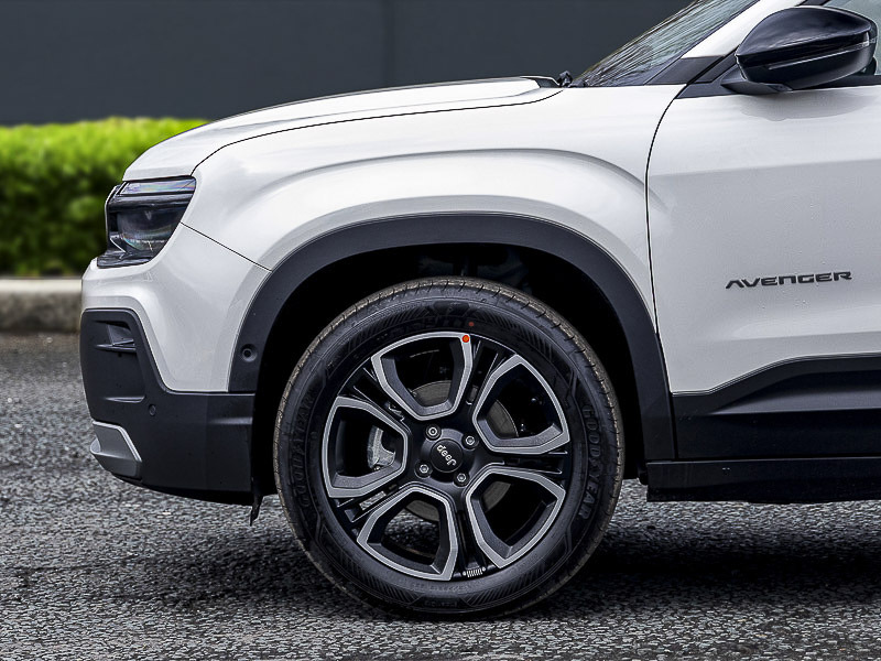 Jeep Avenger 1.2 E-hybrid Altitude Dct Black #14