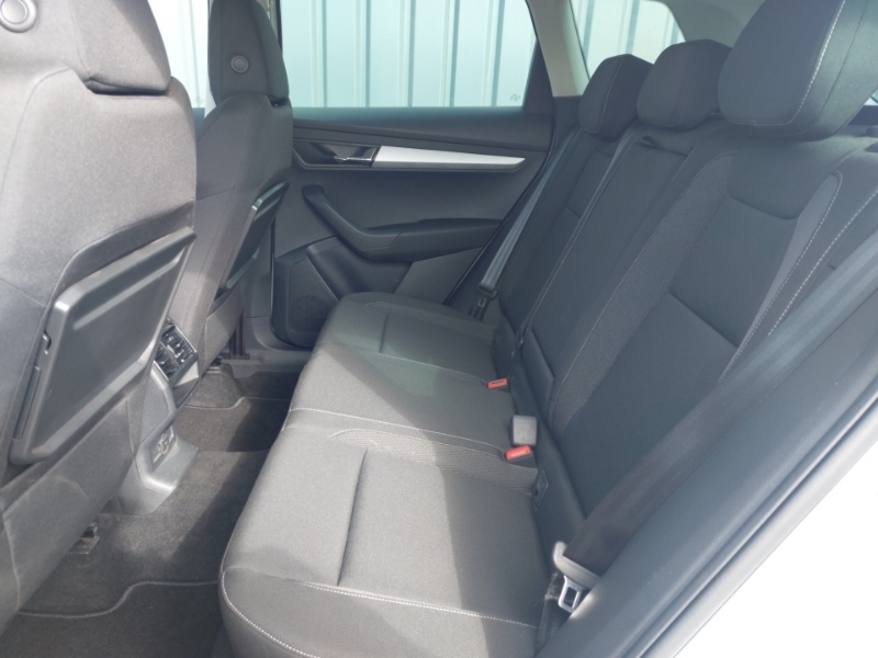 Skoda Karoq 1.5 Tsi Se Drive Dsg WR23YHH White #6