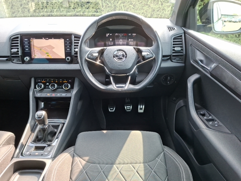 Skoda Karoq 1.5 Tsi Sportline Black #4