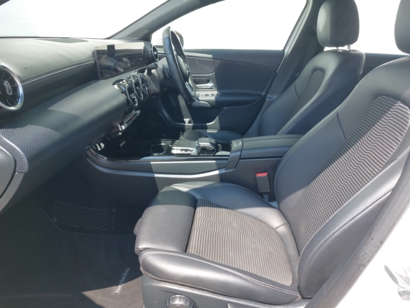 Mercedes-Benz A Class A180d Sport Executive PN68FAO White #5
