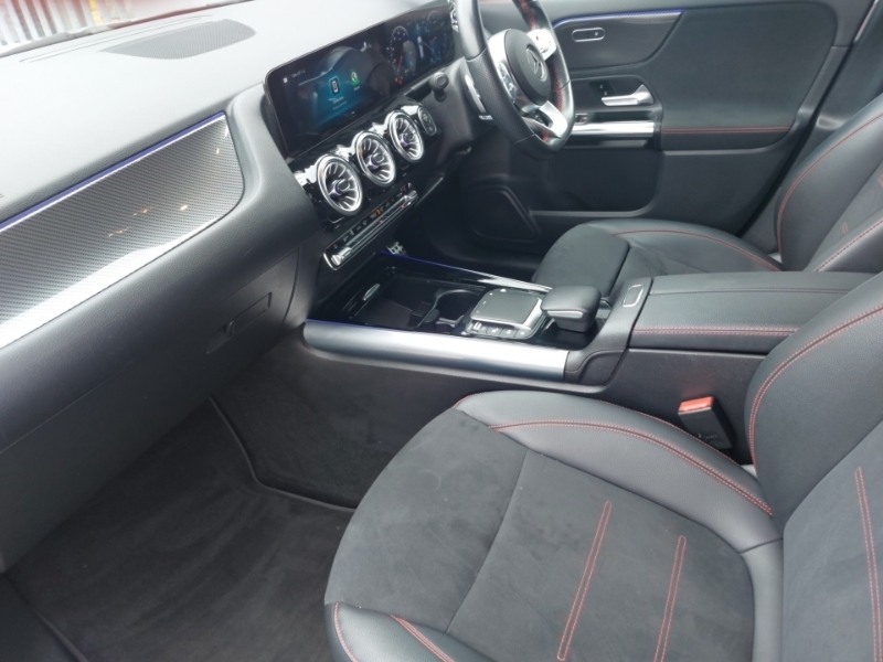 Mercedes-Benz GLA Class Gla 180 Amg Line Premium Silver #5