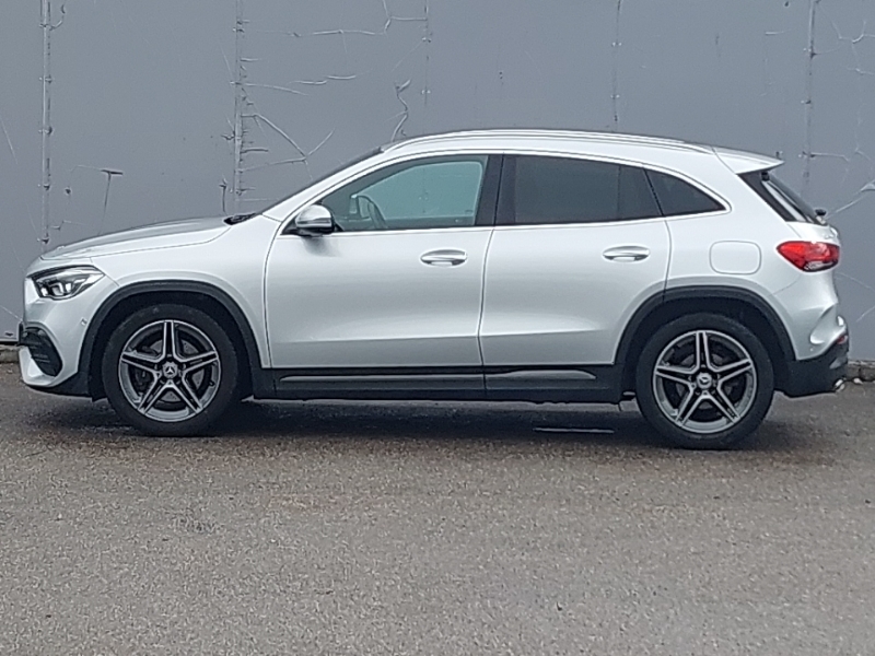 Mercedes-Benz GLA Class Gla 180 Amg Line Premium Silver #4