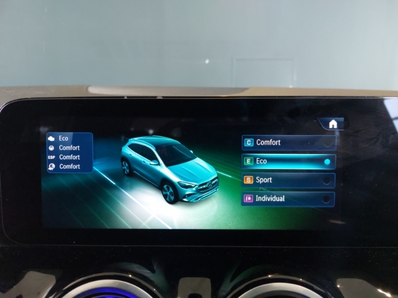 Mercedes-Benz GLA Class Suv Black #15