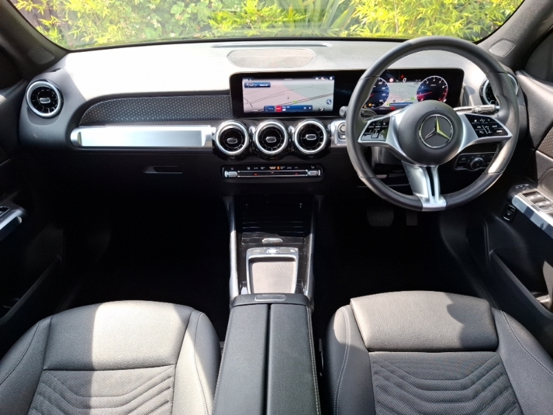 Mercedes-Benz GLB Class Glb 200 Sport Executive 7G-tronic Black #3