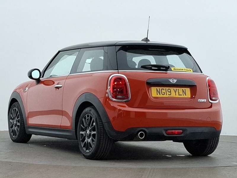 Mini Hatch 1.5 Cooper Classic II NG19YLN Orange #2