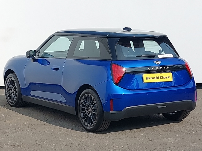 Mini Hatch 135Kw E Exclusive Level 1 41Kwh Blue #2