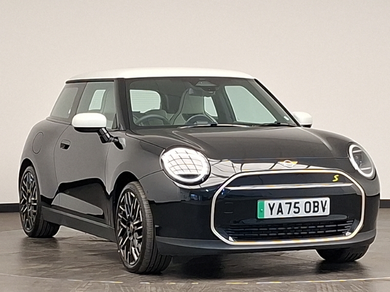 Mini Hatch 160Kw Se Exclusive 54Kwh Black