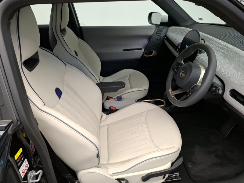 Mini Hatch 160Kw Se Exclusive 54Kwh Black #6