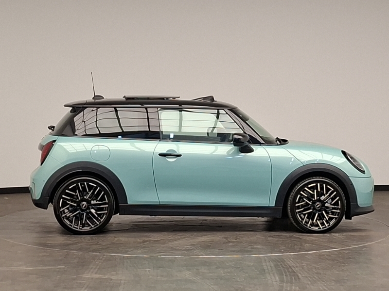 Mini Hatch 1.5 C Exclusive YA75NRO Green #3