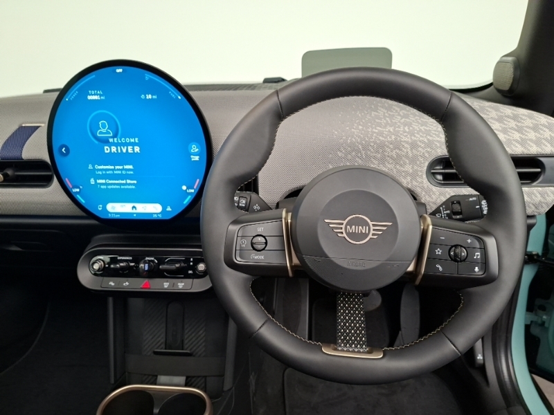 Mini Hatch 1.5 C Exclusive YA75NRO Green #5