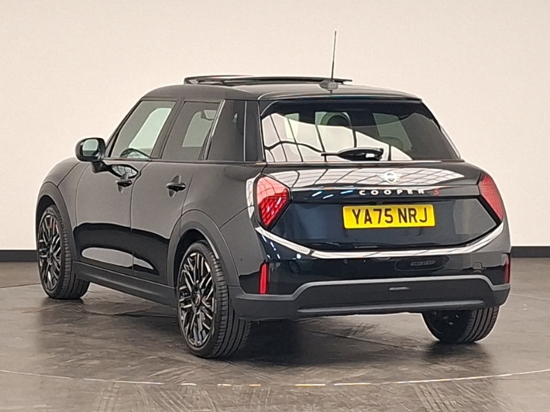 Mini Hatch 2.0 S Exclusive YA75NRJ Black #2