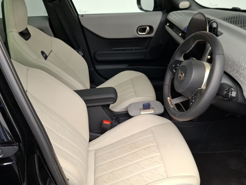 Mini Hatch 2.0 S Exclusive YA75NRJ Black #6