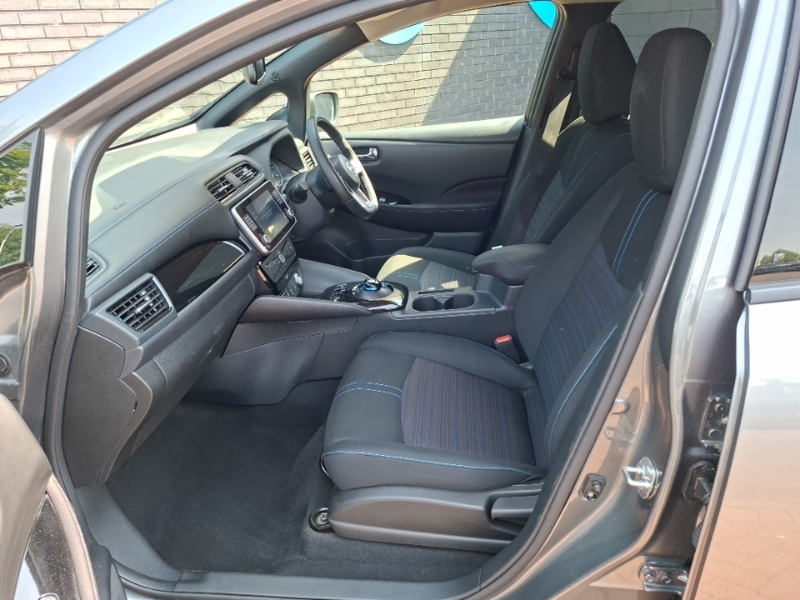 Nissan Leaf 110Kw N-connecta 39Kwh Grey #5