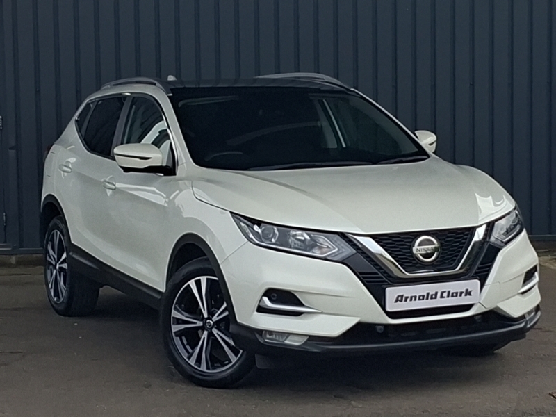 Nissan Qashqai 1.3 Dig-t 160 157 N-connecta Dct Glass Roof White