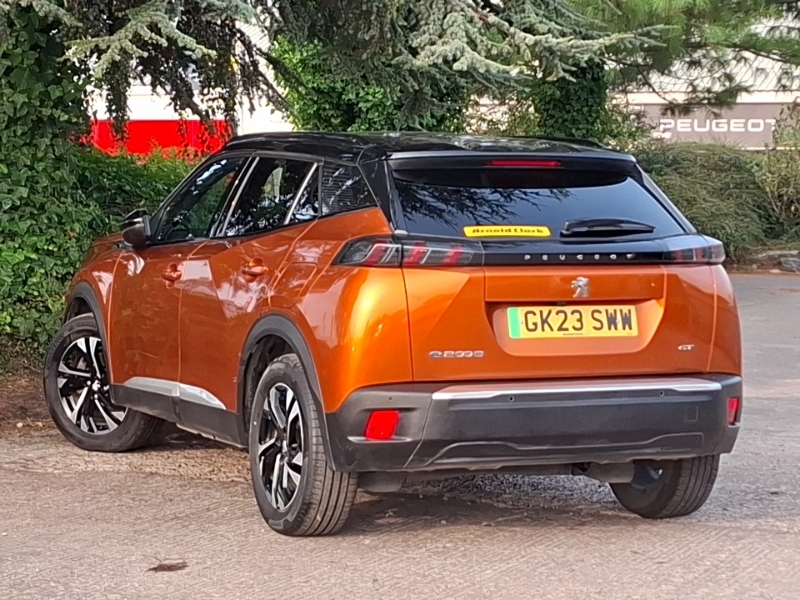Peugeot e-2008 100Kw Gt 50Kwh Orange #2