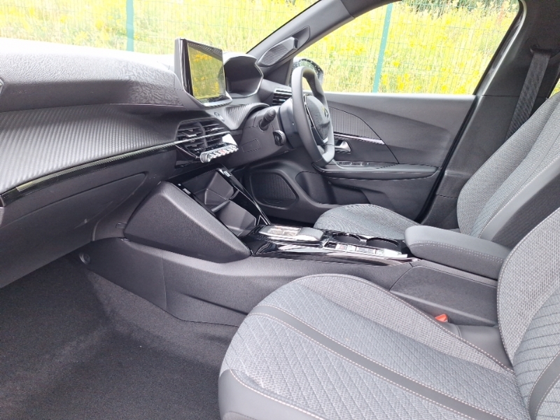 Peugeot 2008 1.2 Puretech 130 Allure Eat8 Grey #5