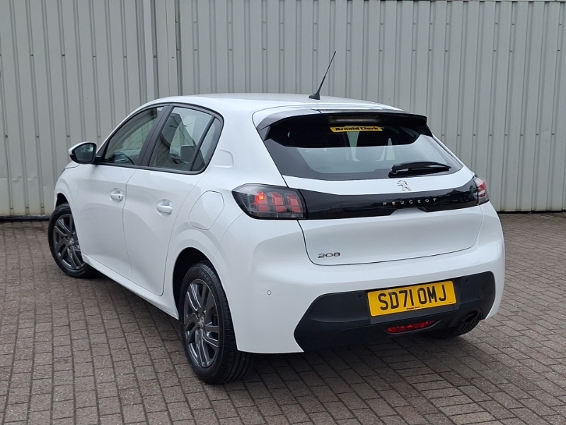 Peugeot 208 1.2 Puretech Active Premium White #2