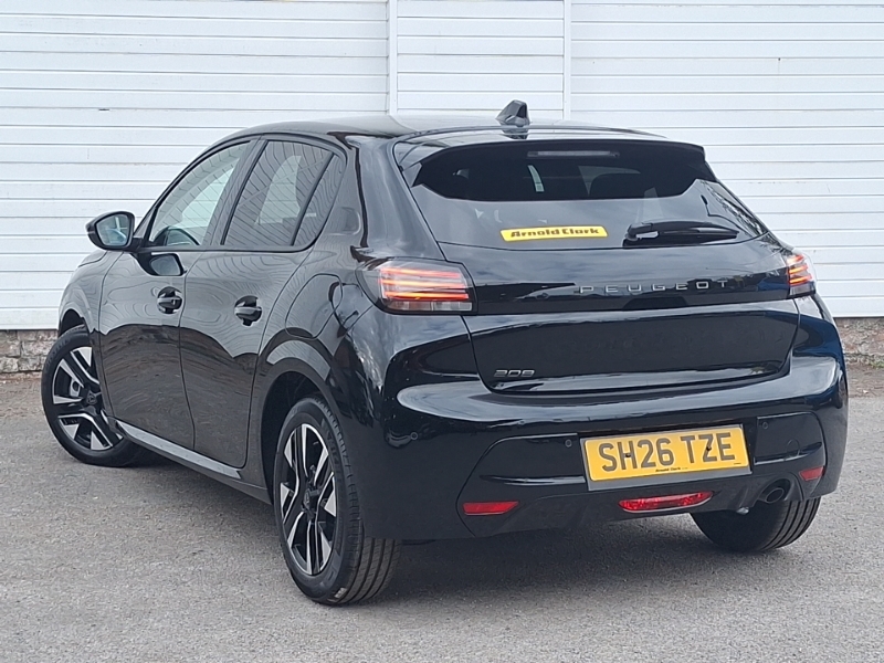Peugeot 208 1.2 100 Turbo Allure Black #2