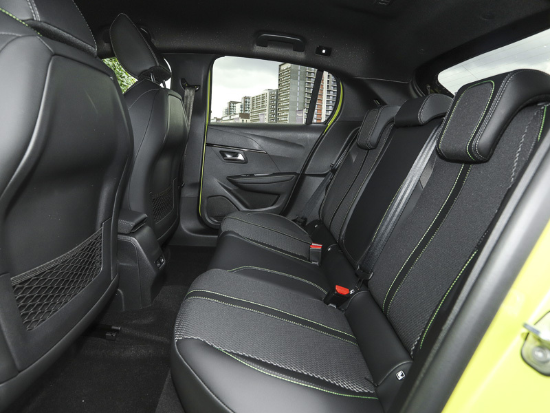 Peugeot e-208 100Kw Gt 50Kwh Yellow #6